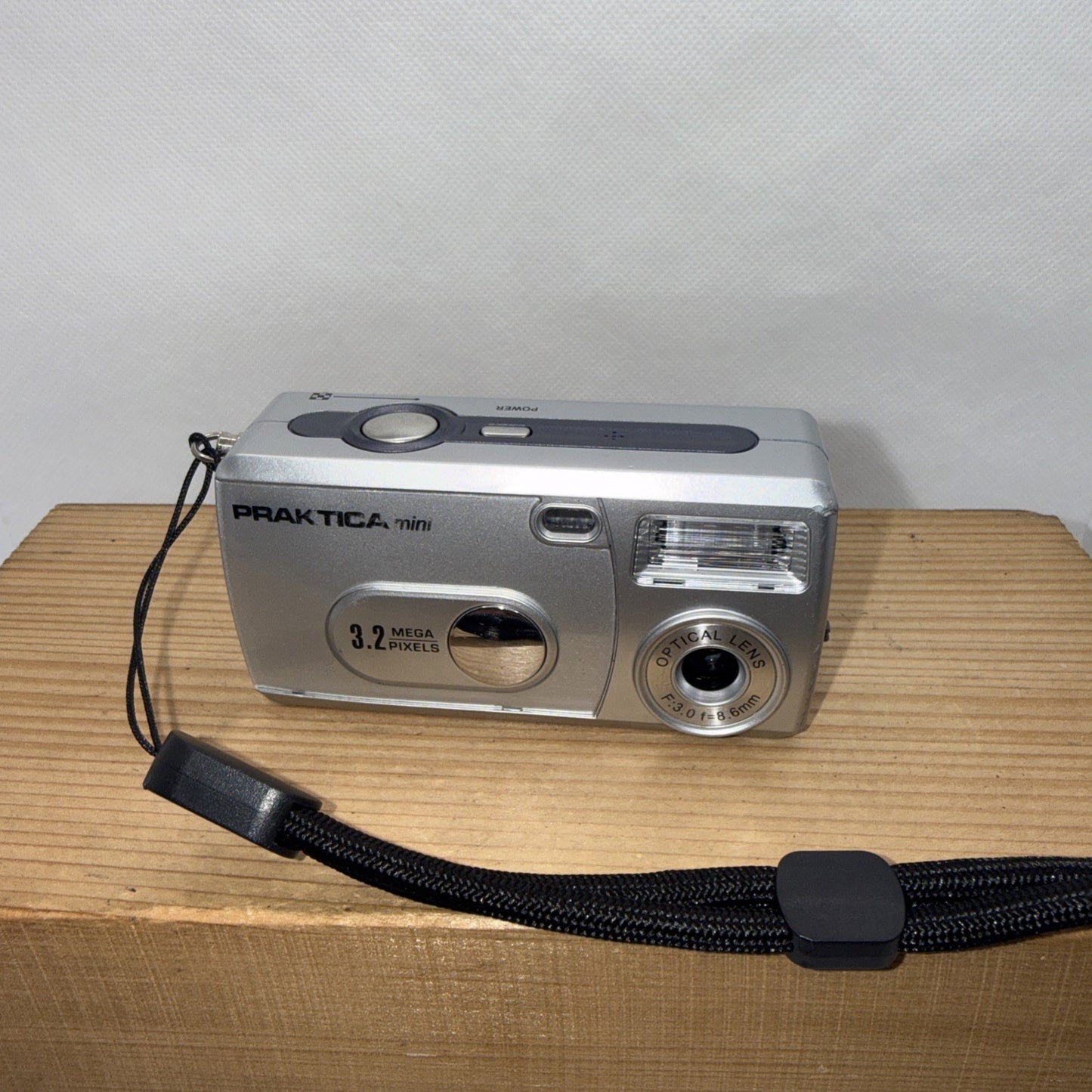Praktica Mini 3.2MP Intro Compact Digital Camera Tested Working + 256MB SD Card