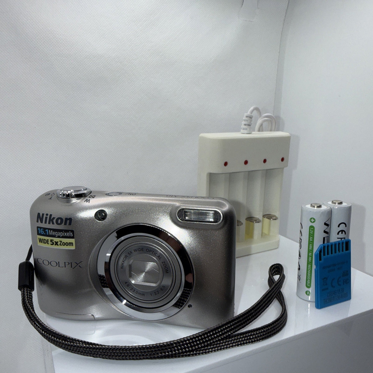 Nikon Coolpix A10 16.1MP Digital Camera Tested Full Kit Charger Batteries 4GB SD
