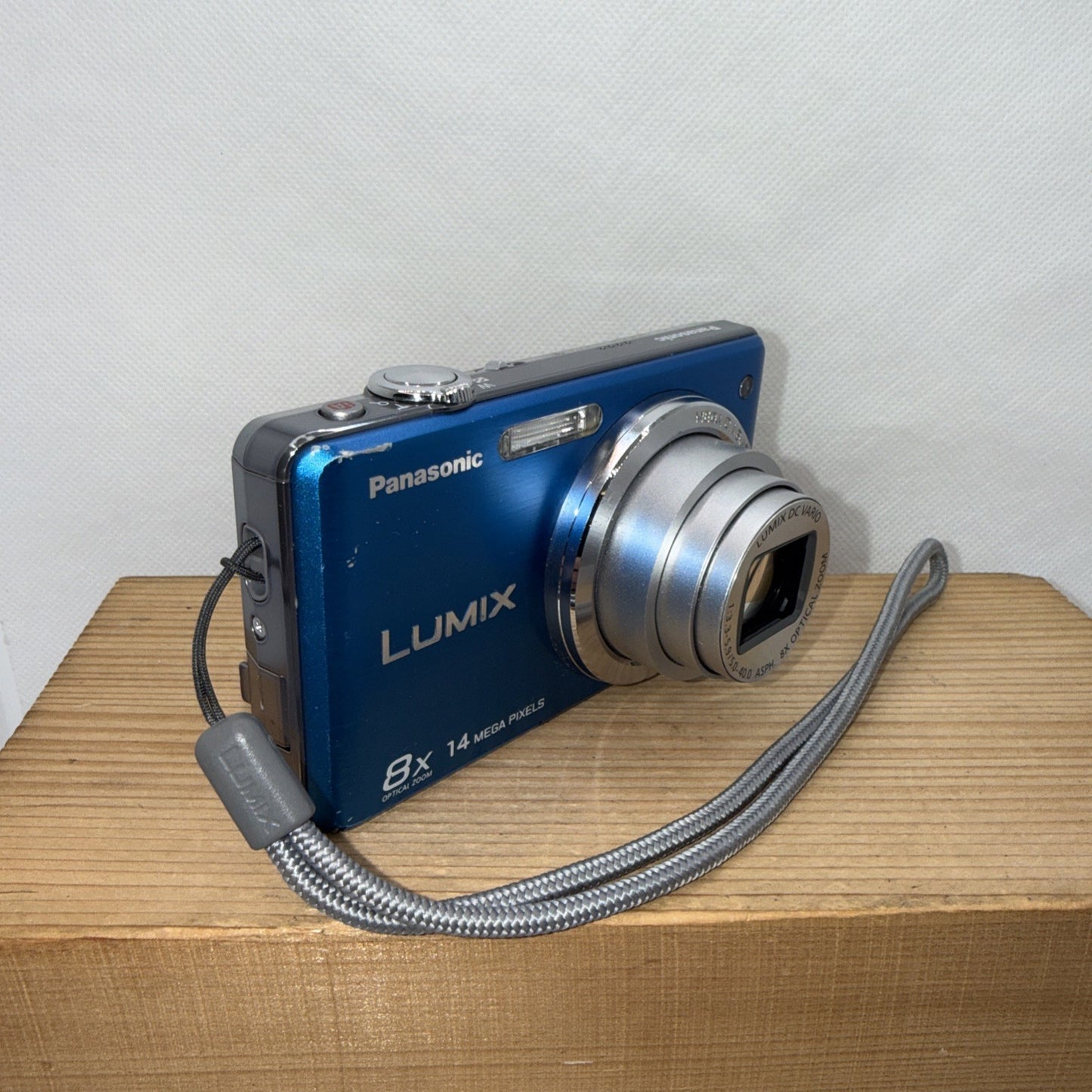 Panasonic LUMIX DMC-FS30 14.1MP Digital Camera Tested + Charger Battery 4GB SD