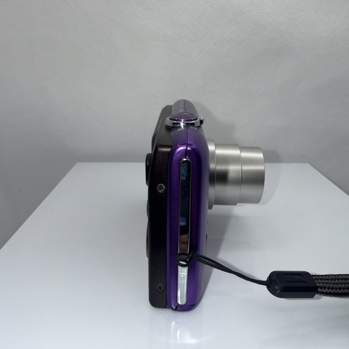 Digital Camera Nikon Coolpix S3300 16MP Purple Tested + Charger Battery 4GB SD
