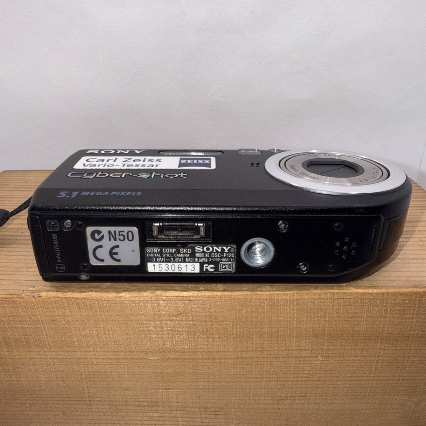 Sony Digital Camera Cybershot DSC-P120 5.1MP Tested + Charger Battery Memory