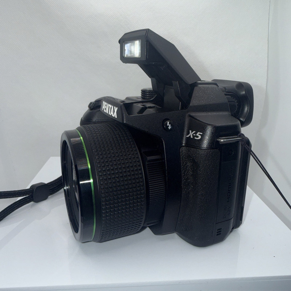 Digital Camera Pentax X-5 16MP 4mm-104mm Lens Full Kit Ready To Use Good Cond