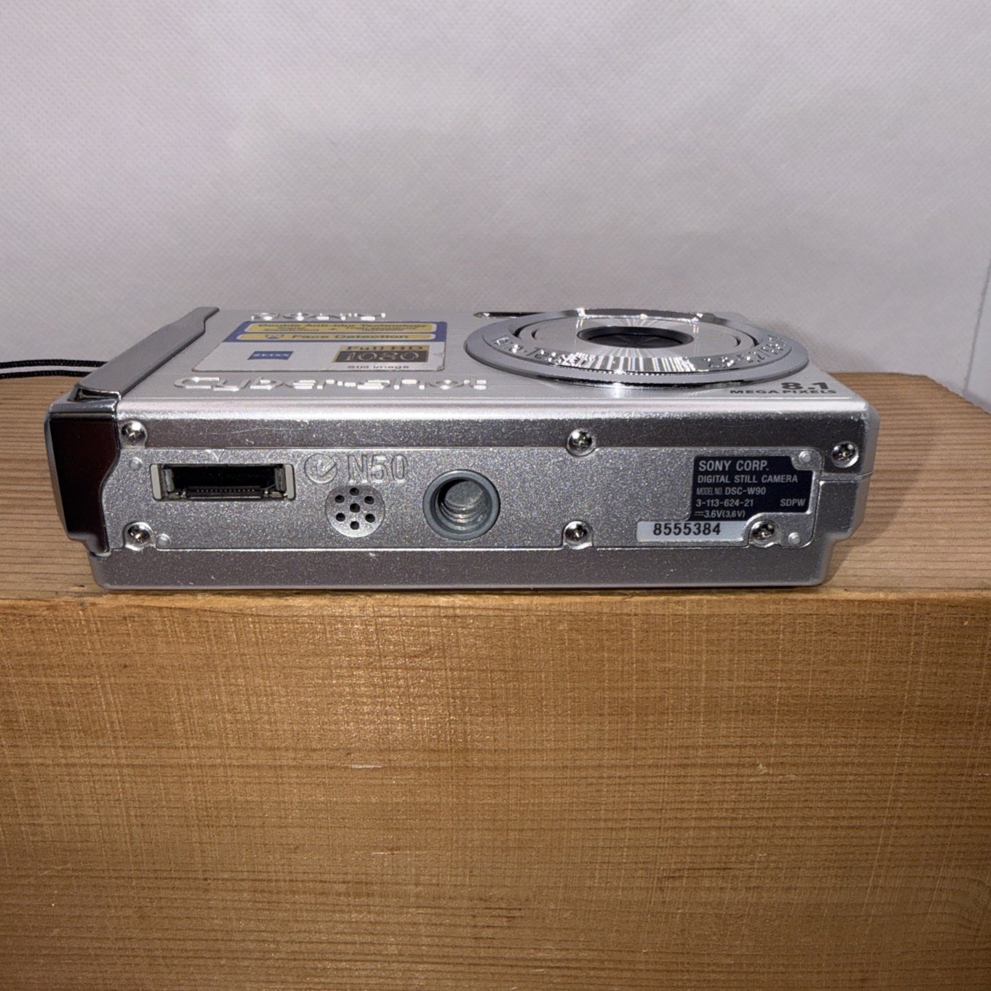 Sony Cyber-shot DSC W90 8.1MP Digital Camera Tested+ Charger Battery Memory Case
