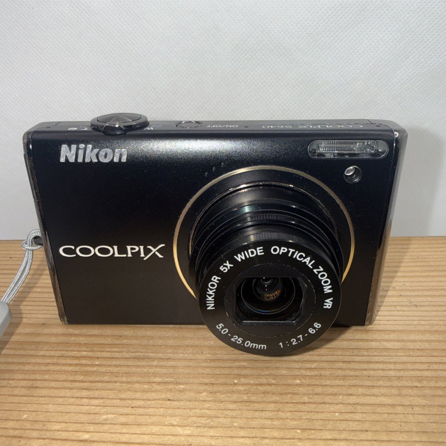 Nikon Coolpix S640 12.2MP Digital Camera Tested + Charger Battery 4GB SD Card