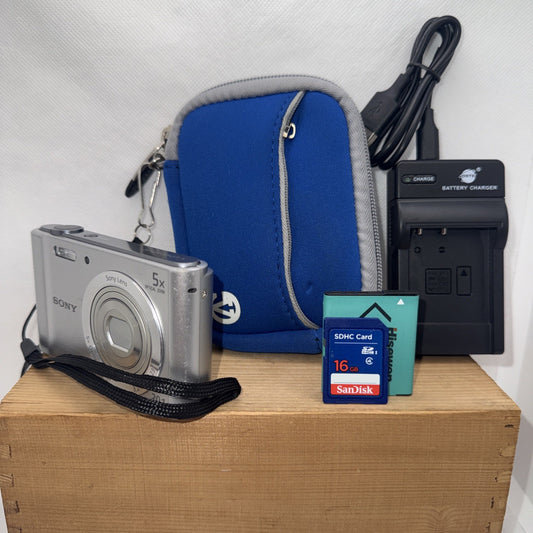 Sony Cyber-shot DSC-W800 20.1MP Digital Camera Tested + Charger Battery Case SD