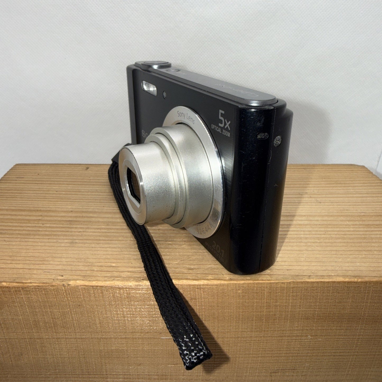 Sony Cyber-shot DSC-W800 20.1MP Digital Camera Tested (minor screen issue)