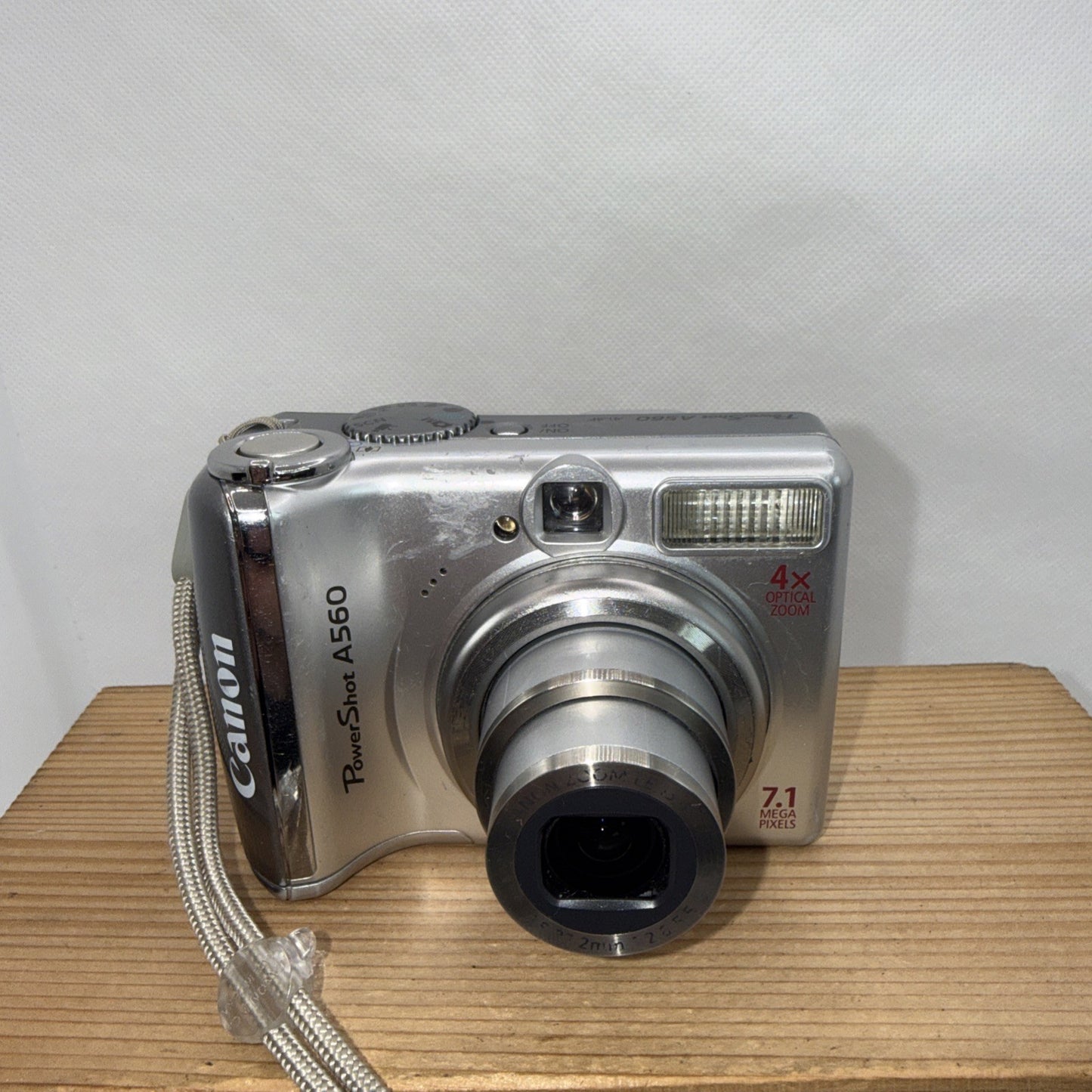 Canon PowerShot A560 7.1MP Digital Camera Tested + Charger Batteries 4GB SD Case
