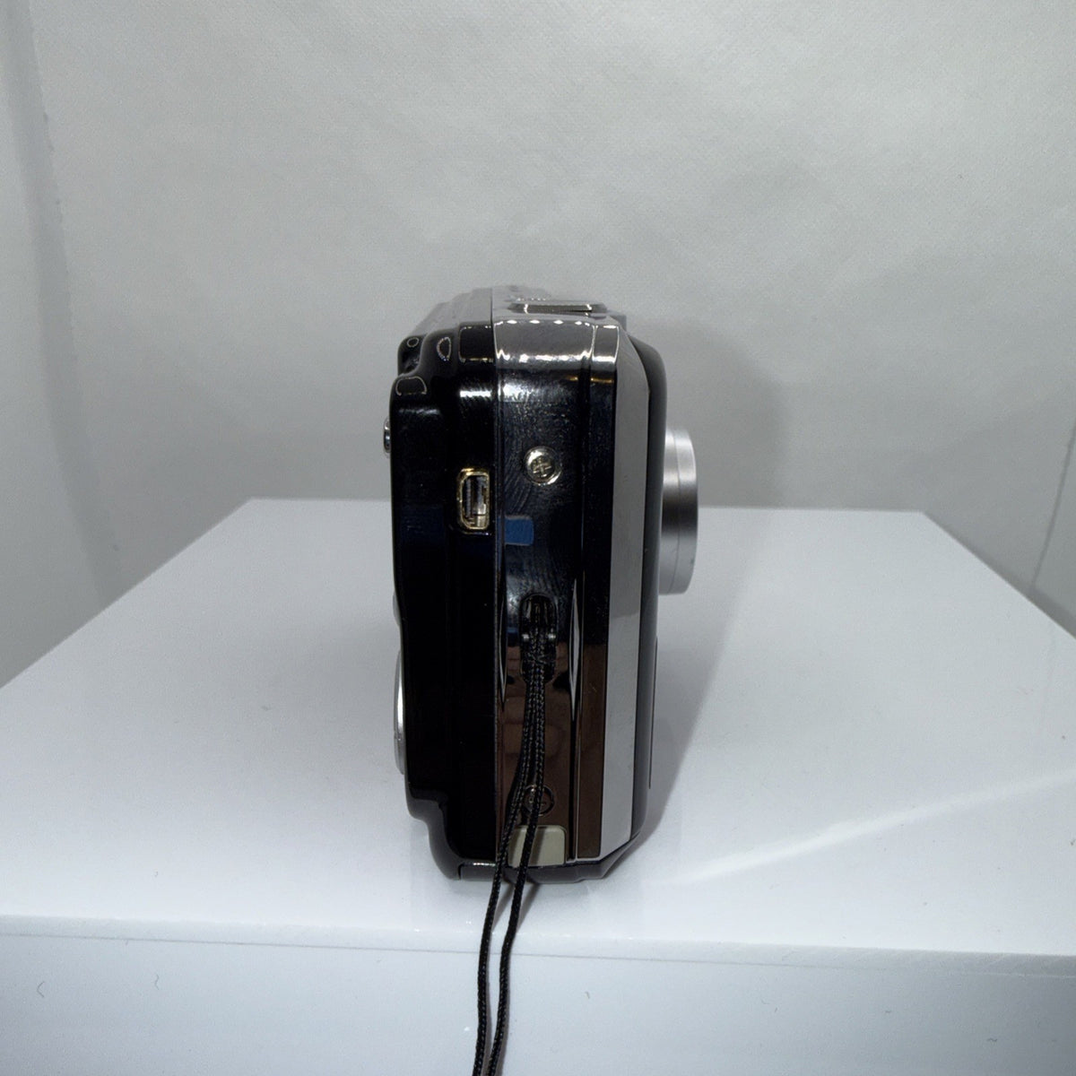 Fujifilm Finepix AV130 12MP Digital Camera Tested + Charger Batteries 4GB SD