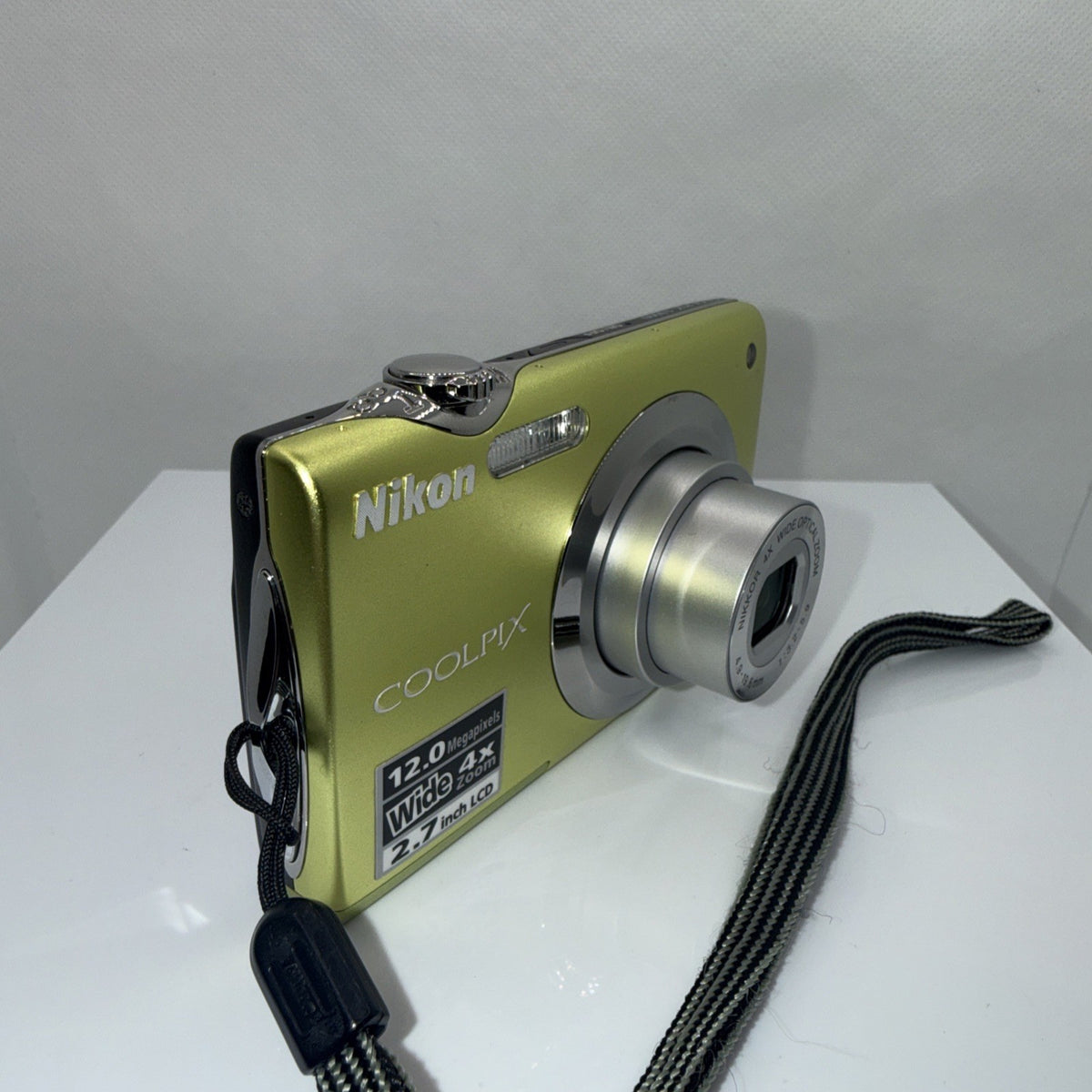 Digital Camera Yellow Nikon Coolpix S3000 12MP Tested + Charger Battery 16GB SD