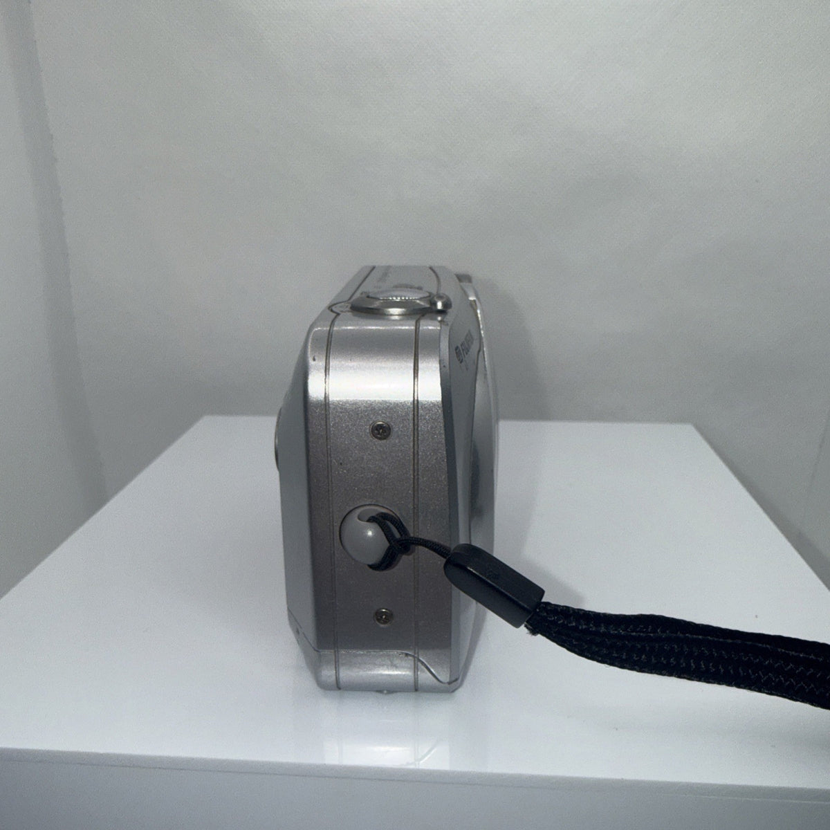 Digital Camera Fujifilm FinePix A202 2MP Tested Y2K + Charger Batteries Memory