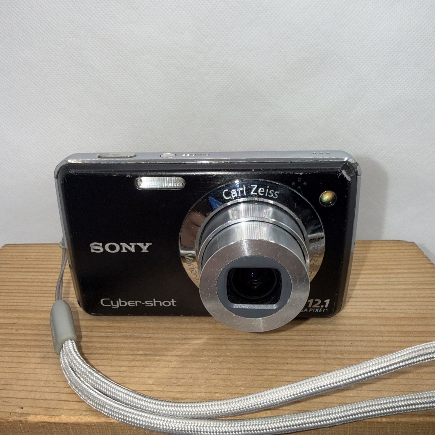 Sony Cyber-shot DSC-W215 12.1MP Digital Camera Tested + Charger Battery Memory