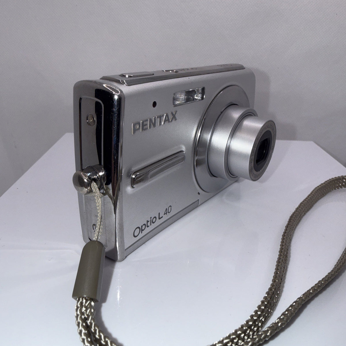 Digital Camera Pentax Optio L40 8MP Tested Working + Charger Battery 4GB SD Card