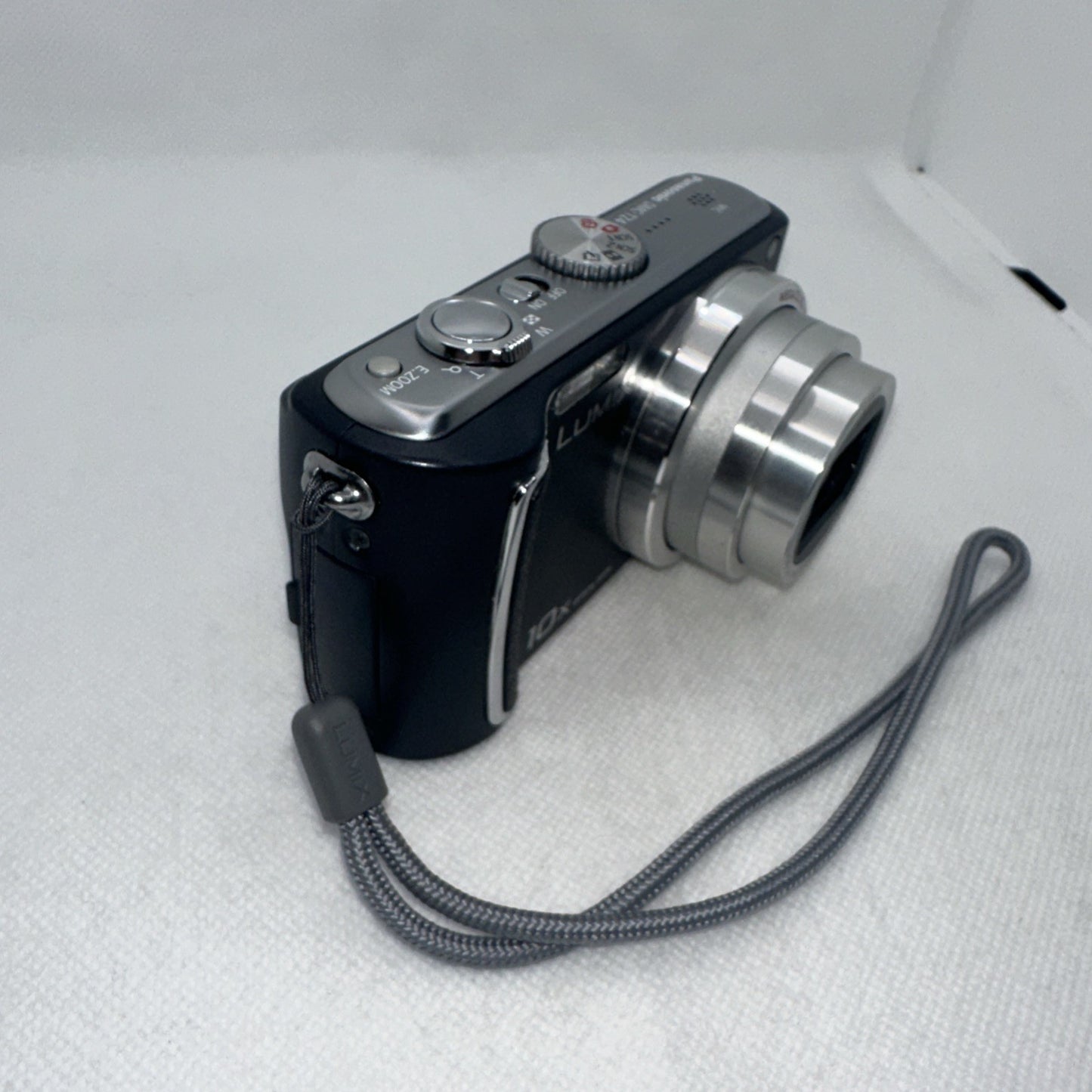 Panasonic Digital Camera Lumix DMC-TZ4 8.1MP  Tested + Charger Battery 16GB VGC1