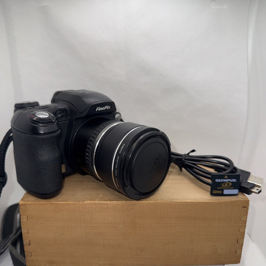 Finepix S5100 Fujifilm 4MP Digital Camera Tested + XD Memory Card & USB Cable