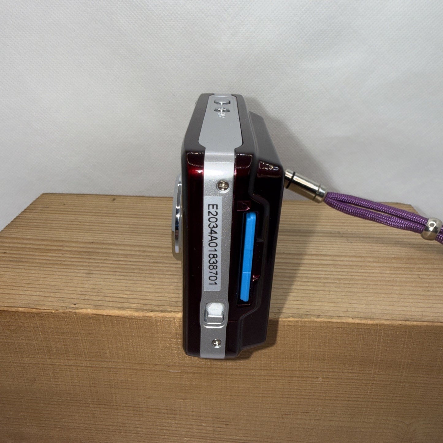 Vivitar Digital Camera Vivicam 7020 7.1MP Tested Plus 4GB SD Card And Free Gifts