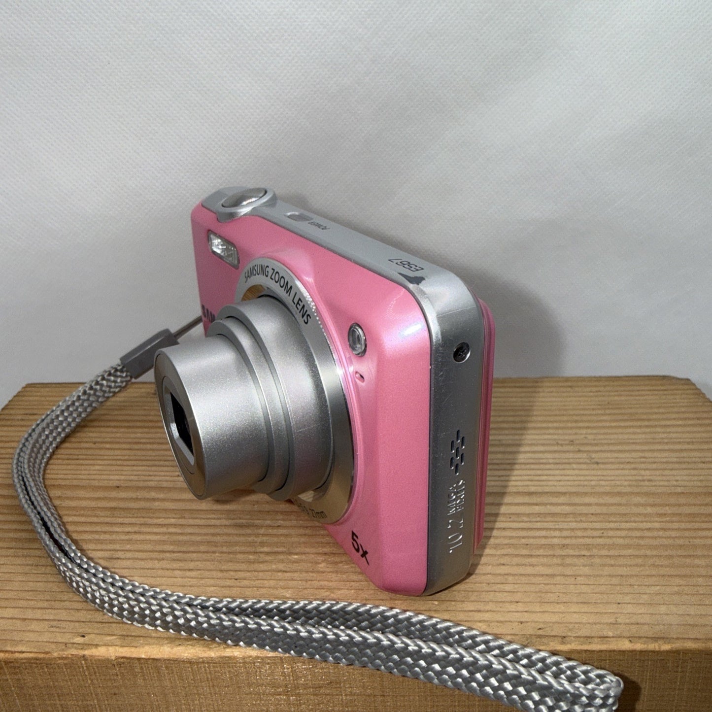 Samsung ES Series ES67 10.2MP Digital Camera  (Tested Working)