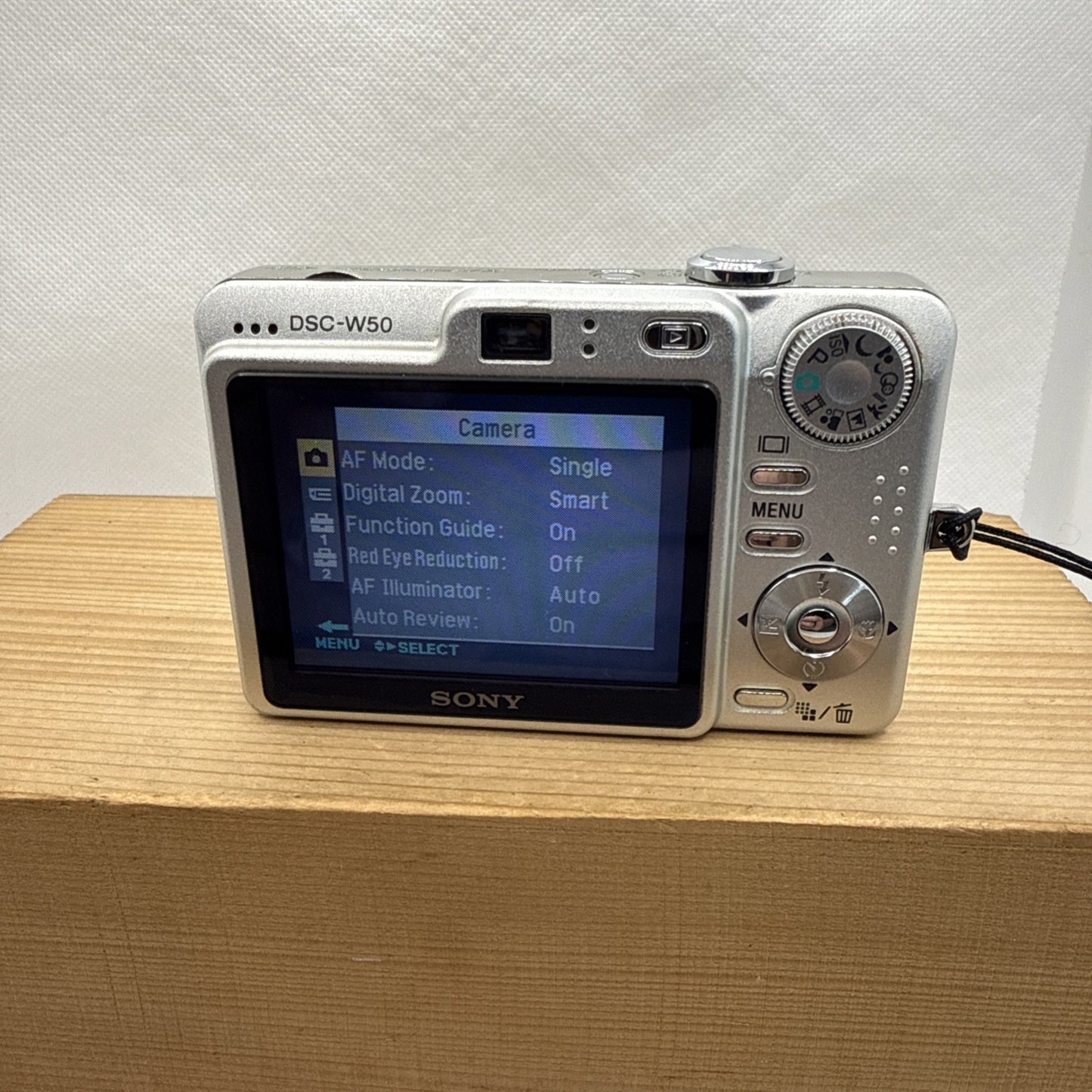 Sony Cyber-shot DSC-W50 6MP Digital Camera Tested + Charger Battery Memory