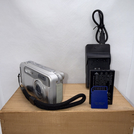 Kodak Digital Camera EasyShare LS743 4.0MP Tested + Charger Battery 2GB SD Card