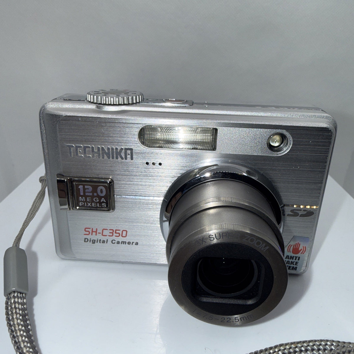 Technika SH-C350 12MP Digital Camera Tested + Charger Battery Case 4GB SD Card