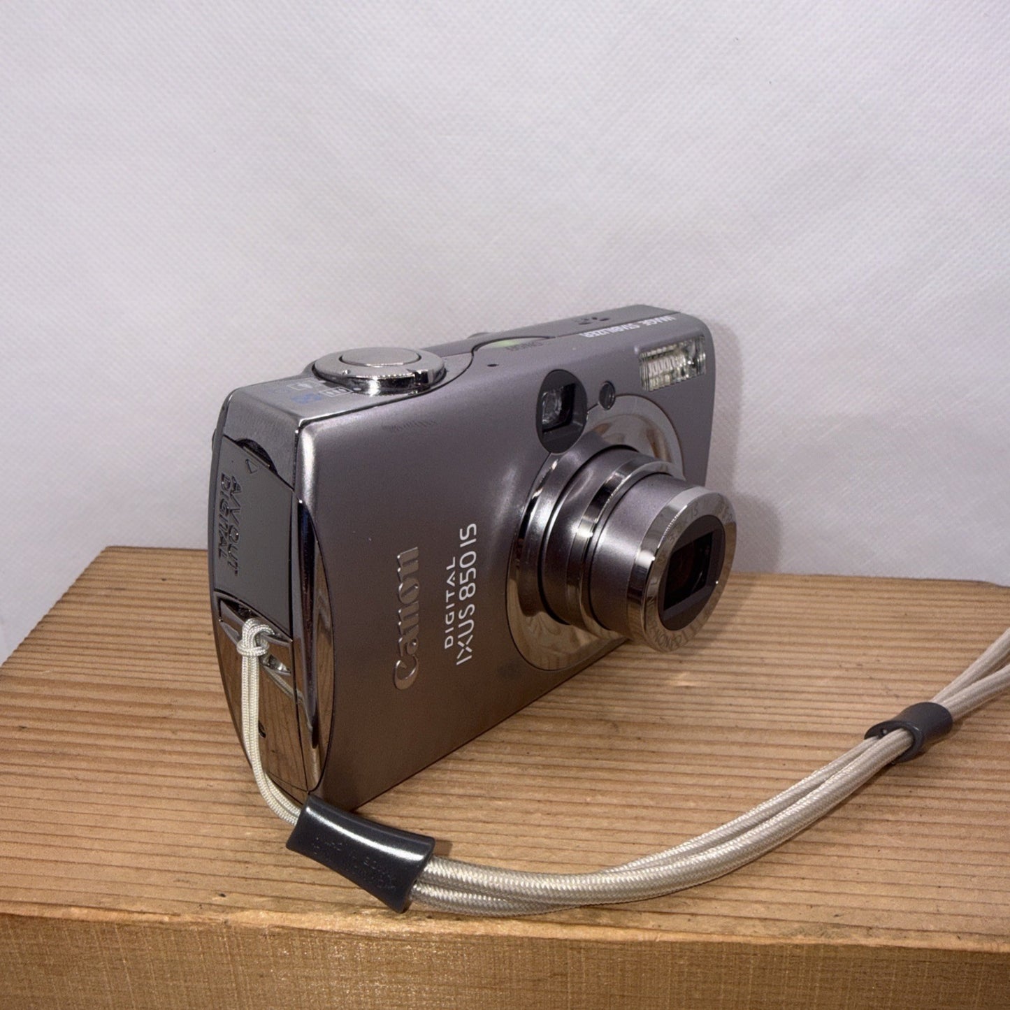 Canon IXUS 850 IS 7.1 MP Digital Camera Tested Working + Charger Battery 4GB SD