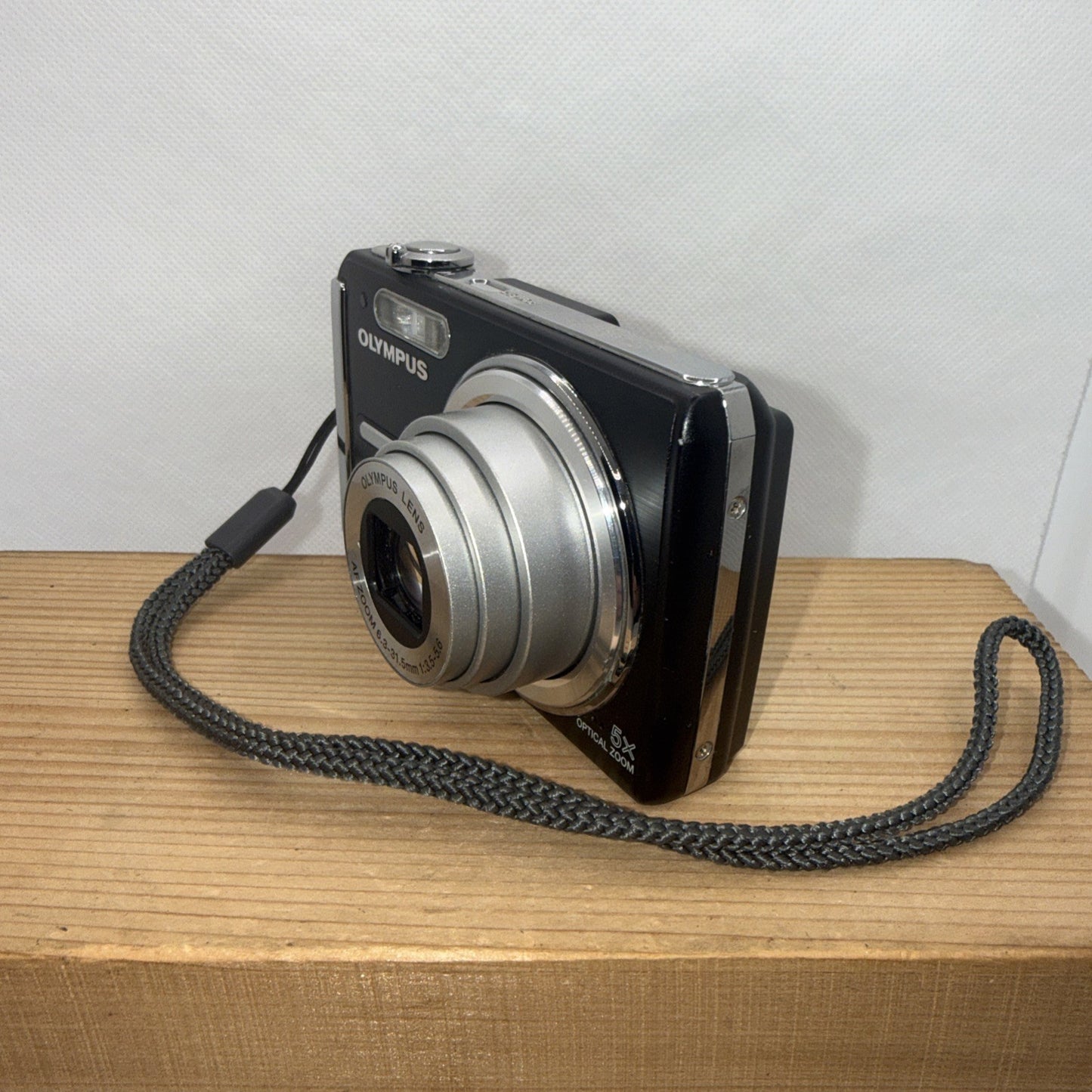 Olympus X-855 8MP Digital Camera Tested + Charger Battery 256MB XD Card & Case