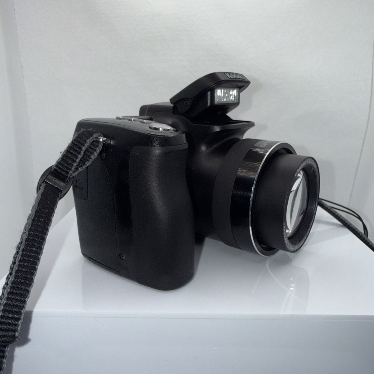 Digital Camera Kodak Z1012 IS 10MP Tested + Charger Batteries 2GB SD Card