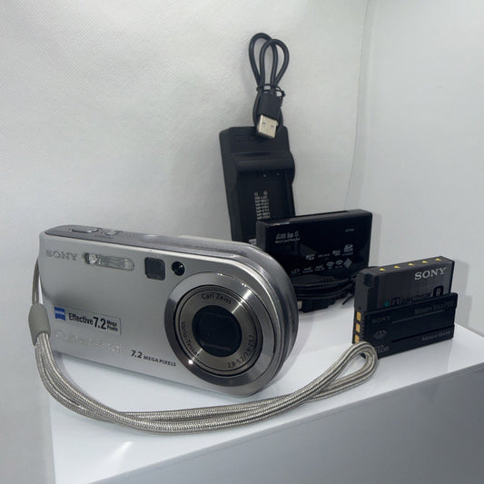 Digital Camera Sony Cyber-shot DSC-P200 7.2MP Tested + Charger Battery Memory