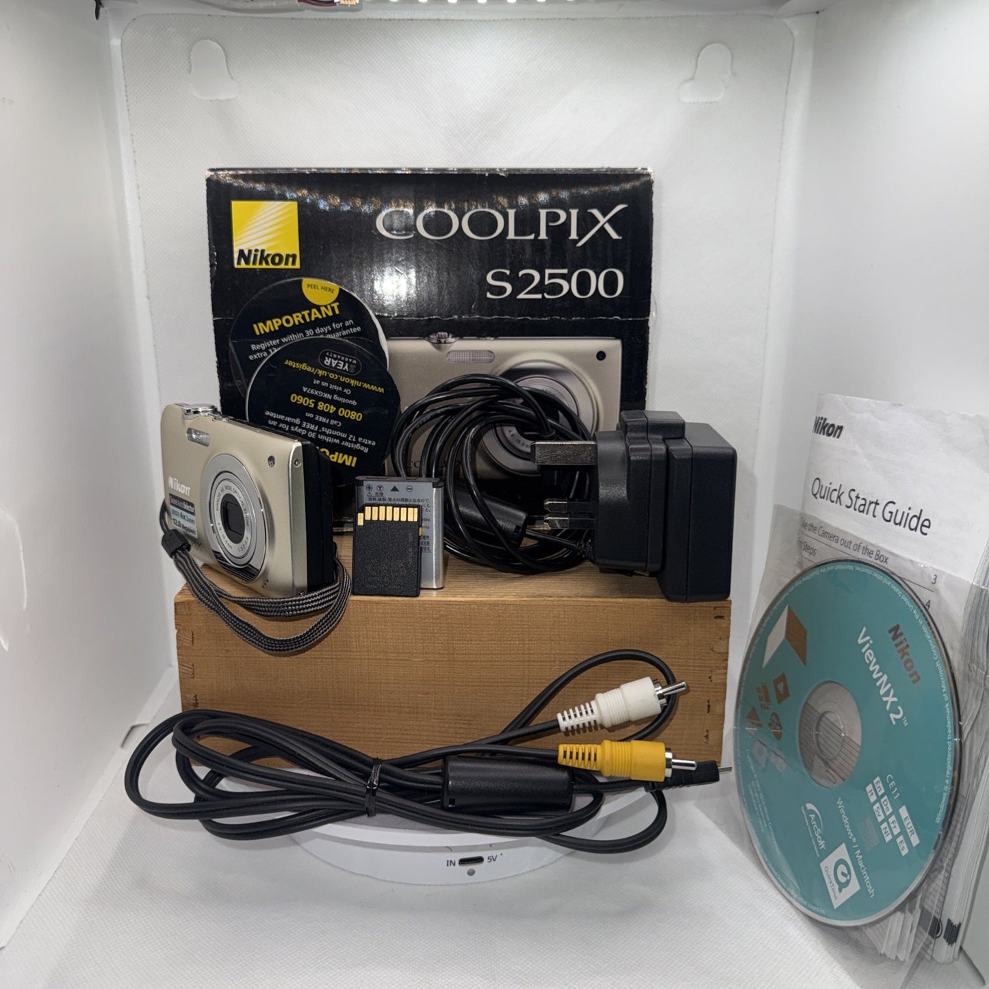 Nikon Coolpix S2500 12MP Gold Digital Camera Boxed Tested + Charger Battery 4GB