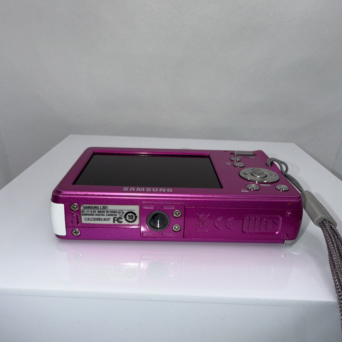 Samsung L301 12.2MP Digital Camera Pink Tested Working + Charger Battery 4GB SD