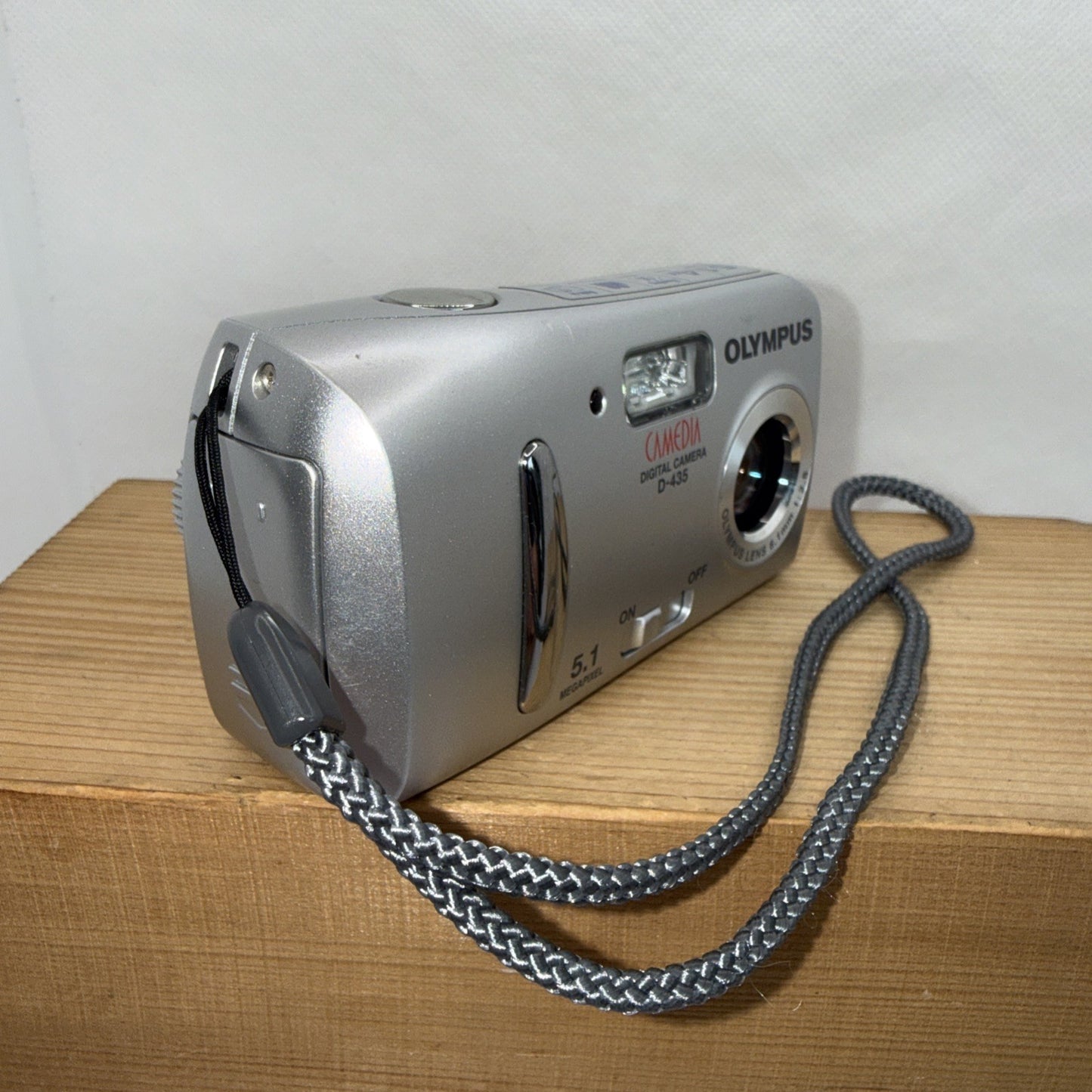 Olympus Camedia D-435 5.1MP Digital Camera Silver Tested + 128MB XD Memory Card