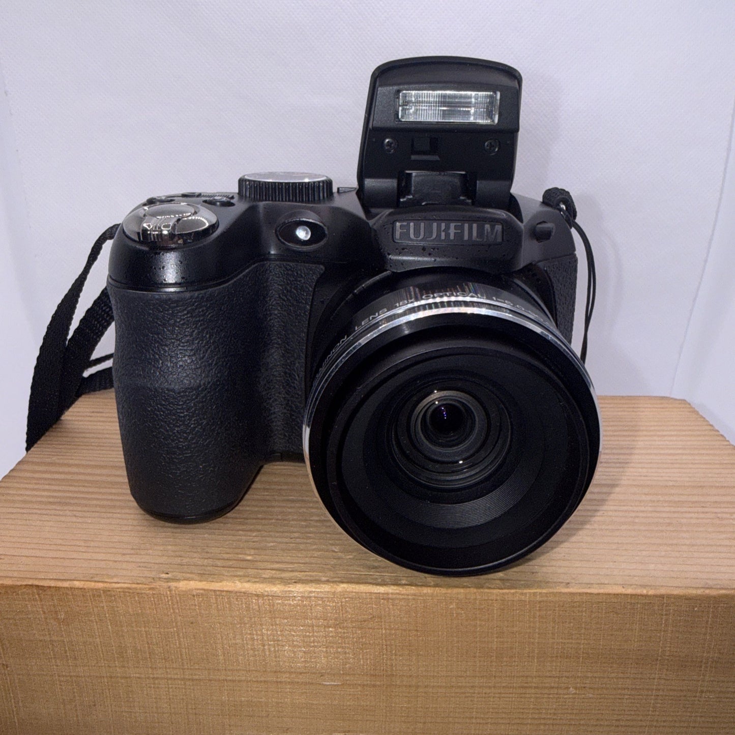 Fujifilm FinePix S Series S2950 14.0MP Digital Camera Tested + 4GB SD Card