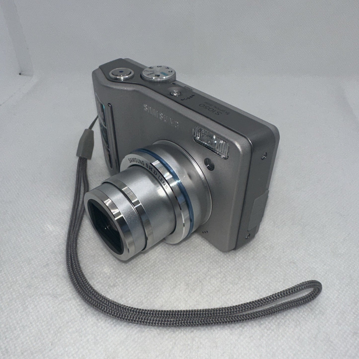 Samsung S1050 Digital Camera 10.1MP 5x Optical Zoom + Batteries 8GB SD And Case3