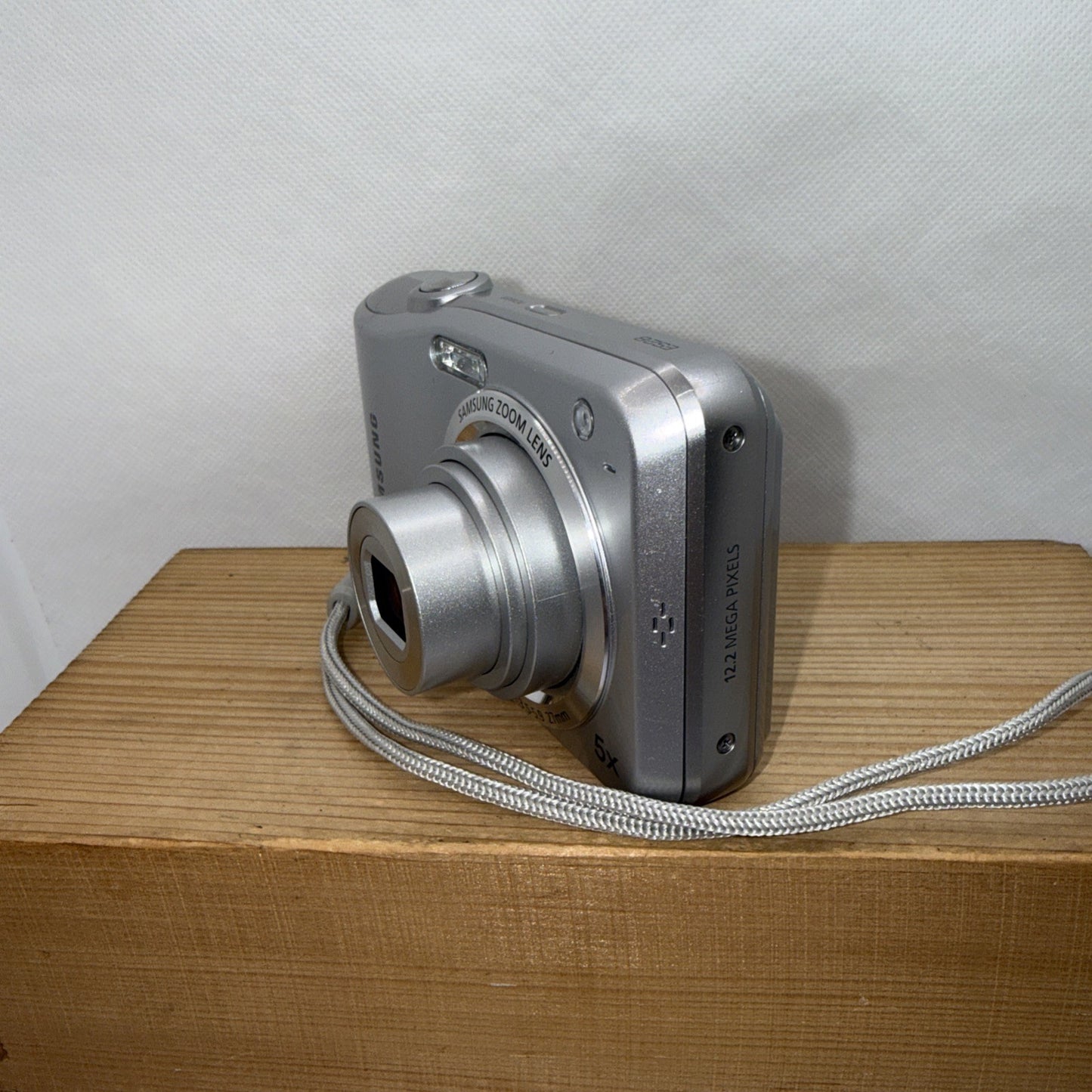 Samsung Digital Camera ES28 12.2MP Silver Tested