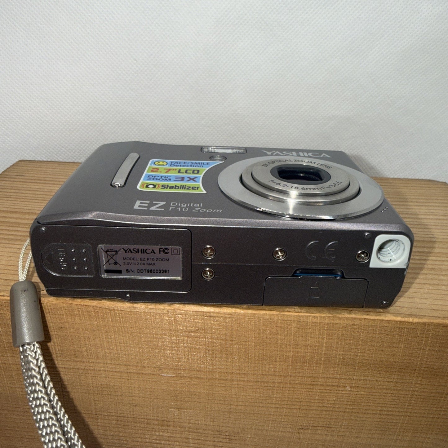 Yashica EZ F10 10.1MP Digital Camera Tested Plus 4GB SD Case And 2 x Free Gifts
