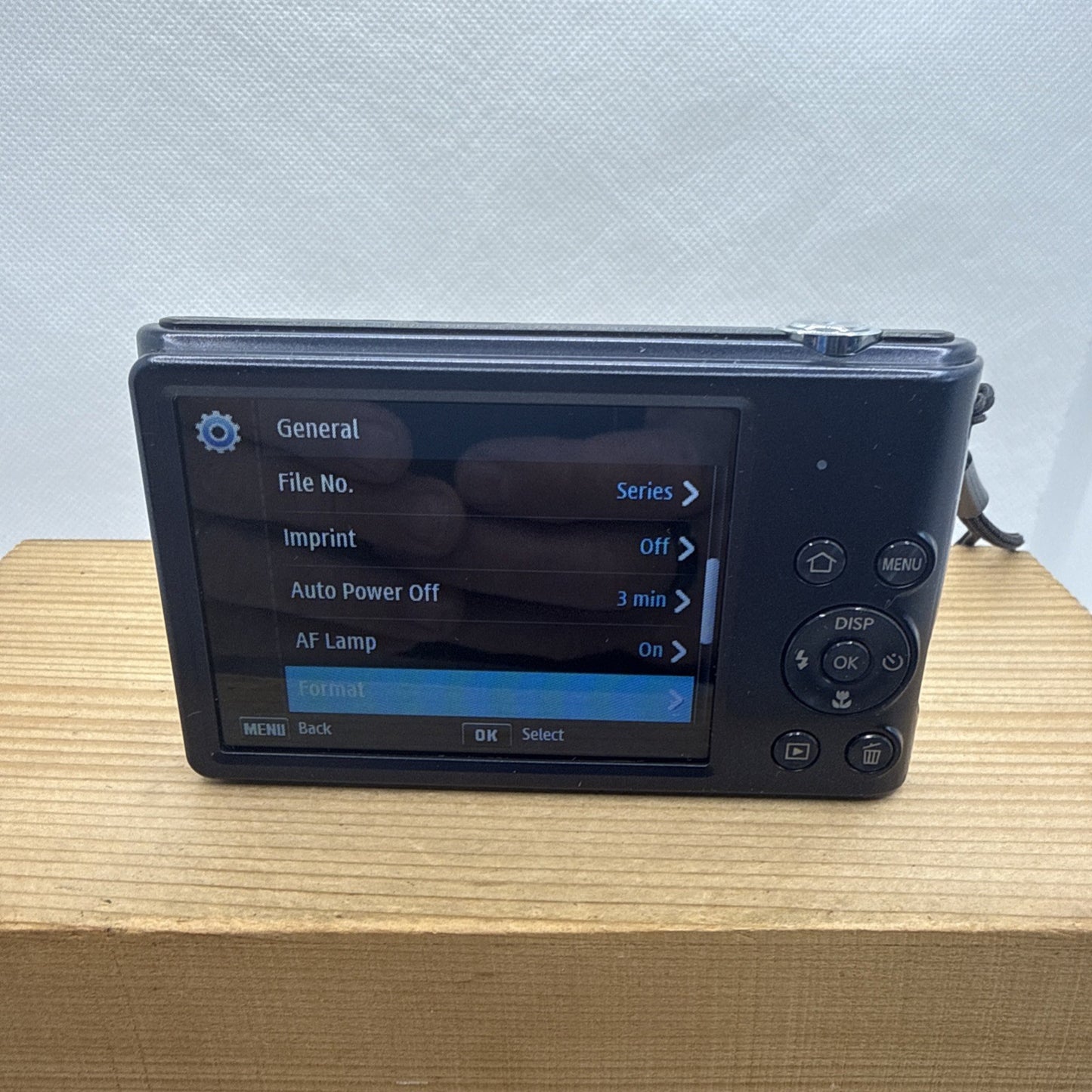 Samsung ST72 16MP Digital Camera Tested Working + Charger Battery 2GB SD Card