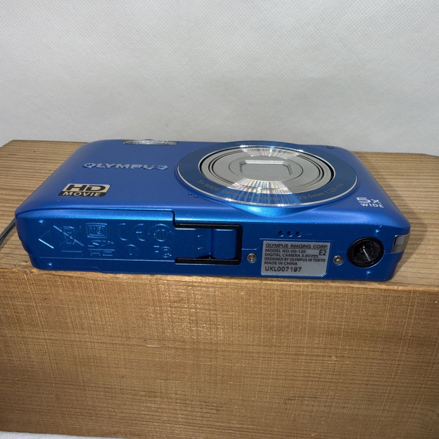 Olympus VG-120 14.0MP Digital Camera Tested + Charger Battery Case 4GB SD Card