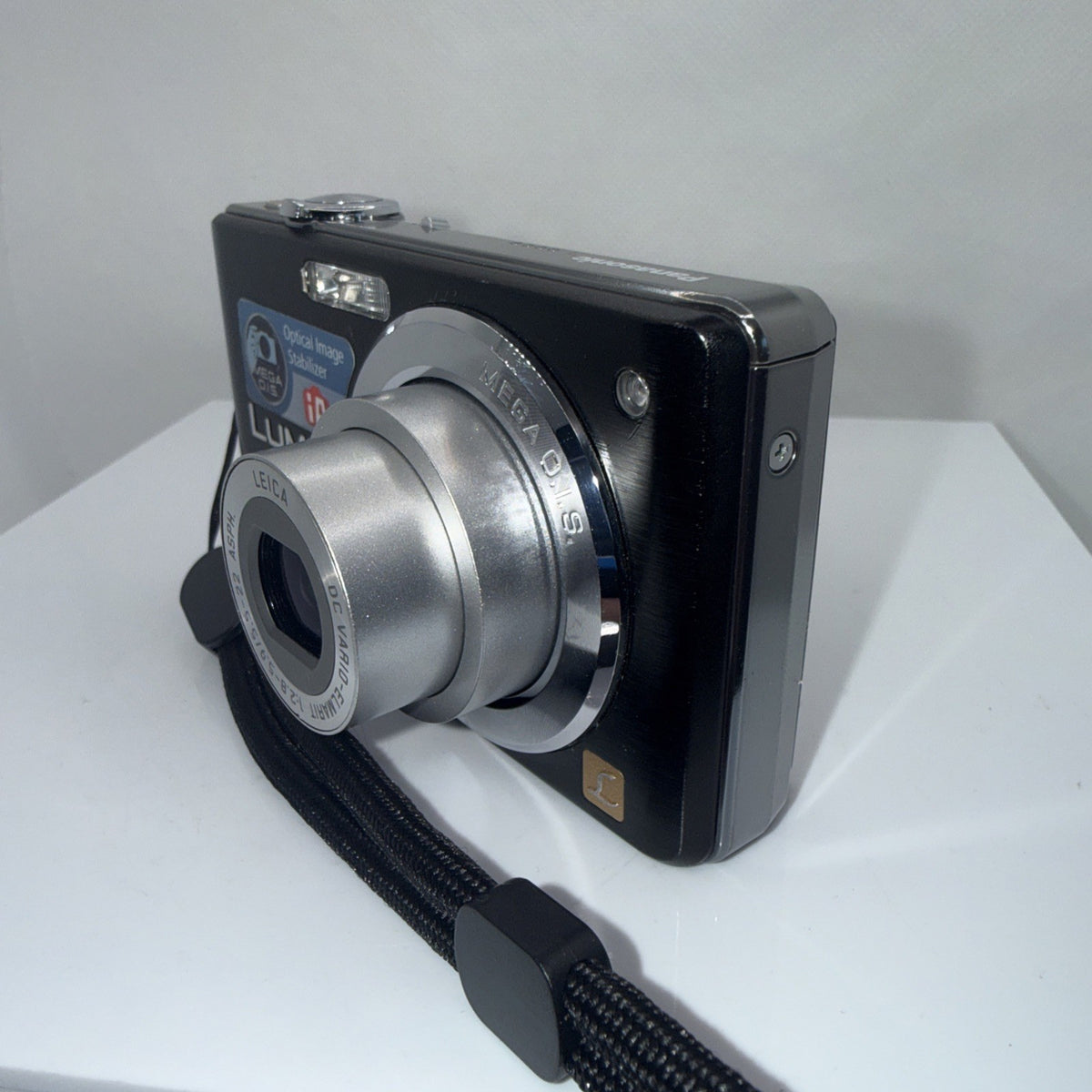 Panasonic Lumix DMC-FS7 10MP Digital Camera Tested + Charger Battery 4GB SD Card