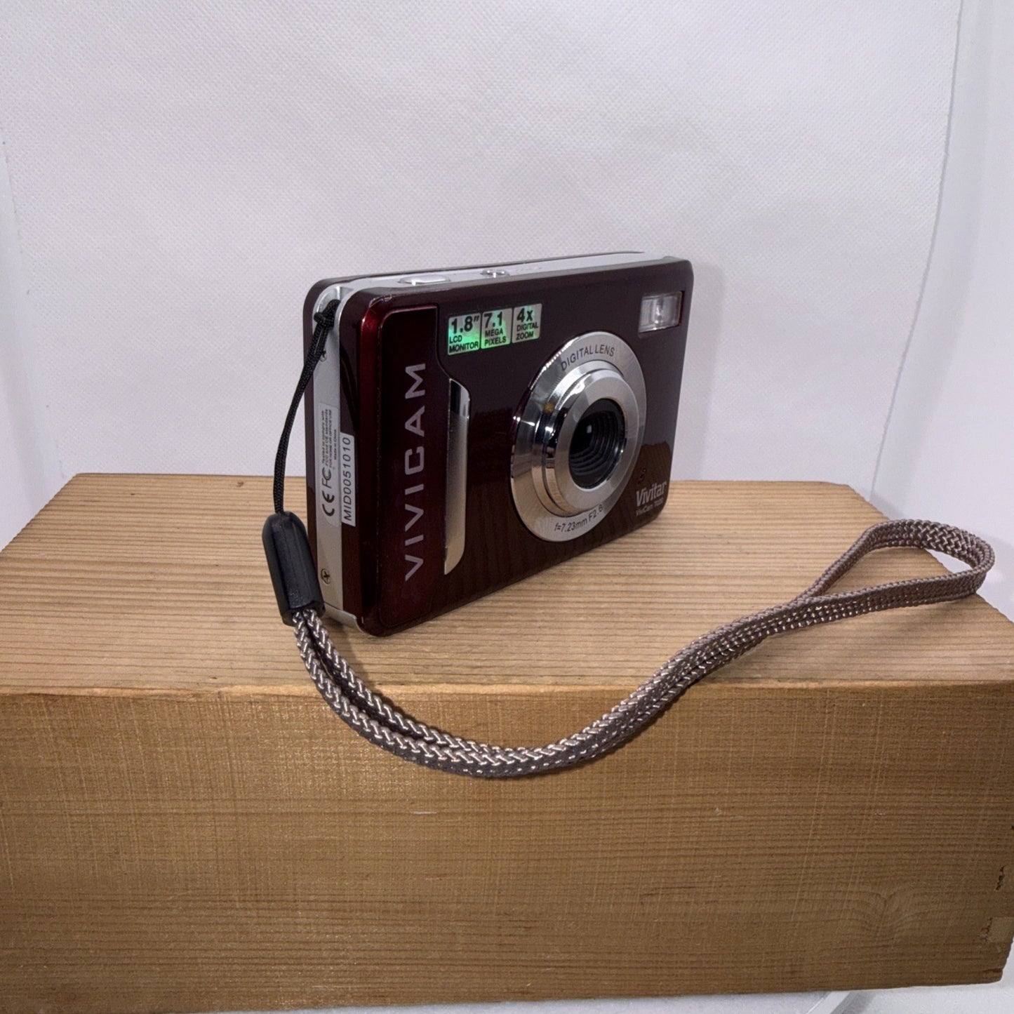 Vivitar Digital Camera Vivicam 7020 7.1MP Tested Plus 4GB SD Card And Free Gifts