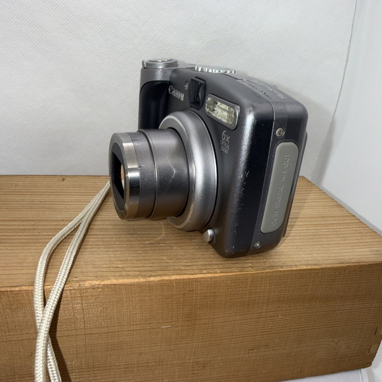 Canon PowerShot A710 Is Digital Camera 7.1mp Tested * minor screen issue* 4GB SD