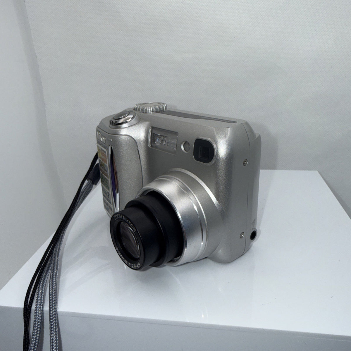Nikon COOLPIX 885 3.2MP Digital Camera Tested + Charger Battery Memory Bundle