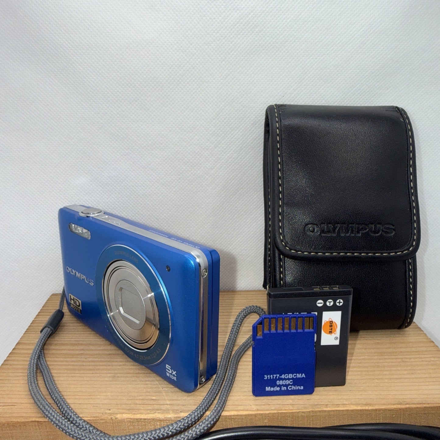 Olympus VG-120 14.0MP Digital Camera Tested + Charger Battery Case 4GB SD Card