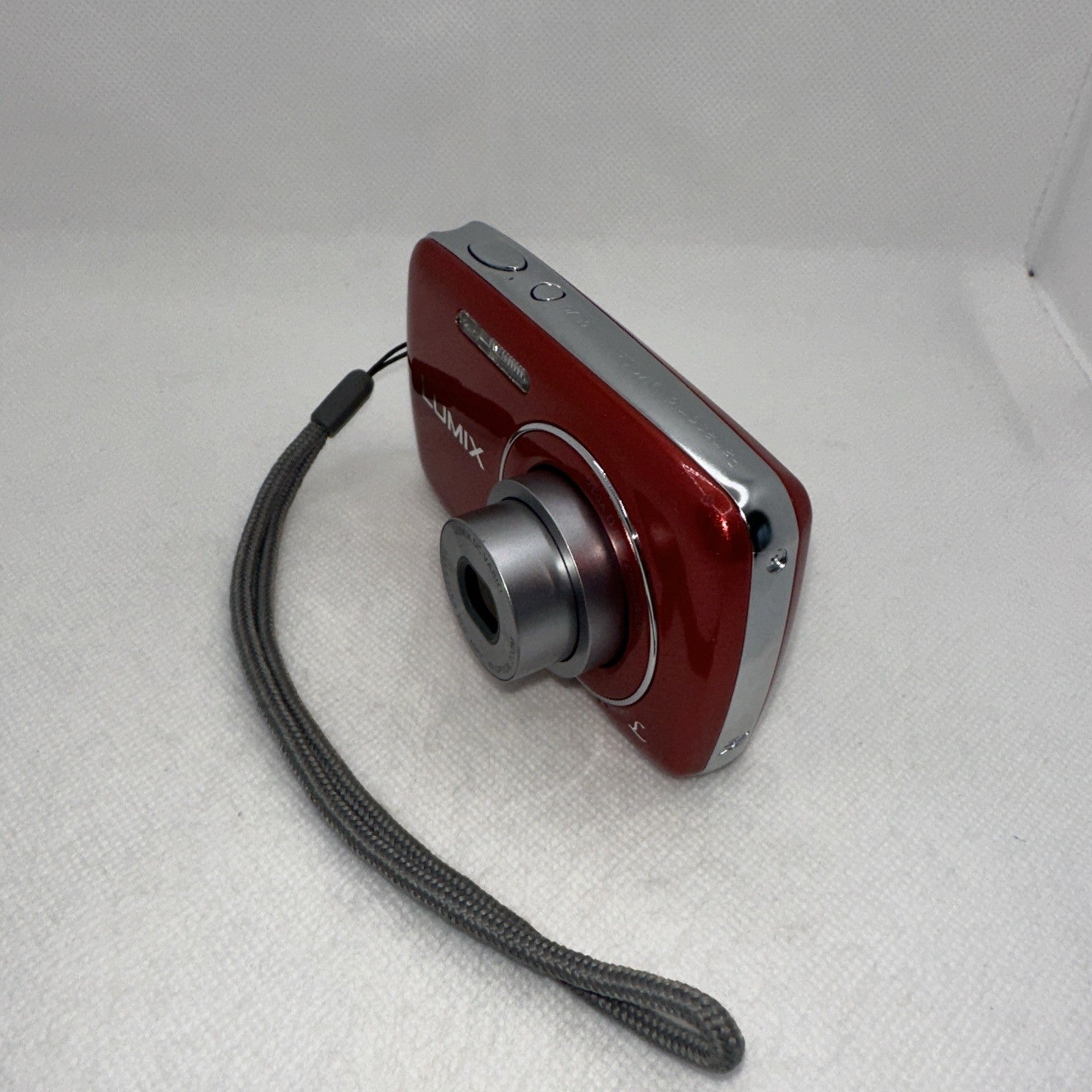 Digital Camera Panasonic Lumix DMC-S3 14.1MP Tested Plus Charger Battery 16GB SD4