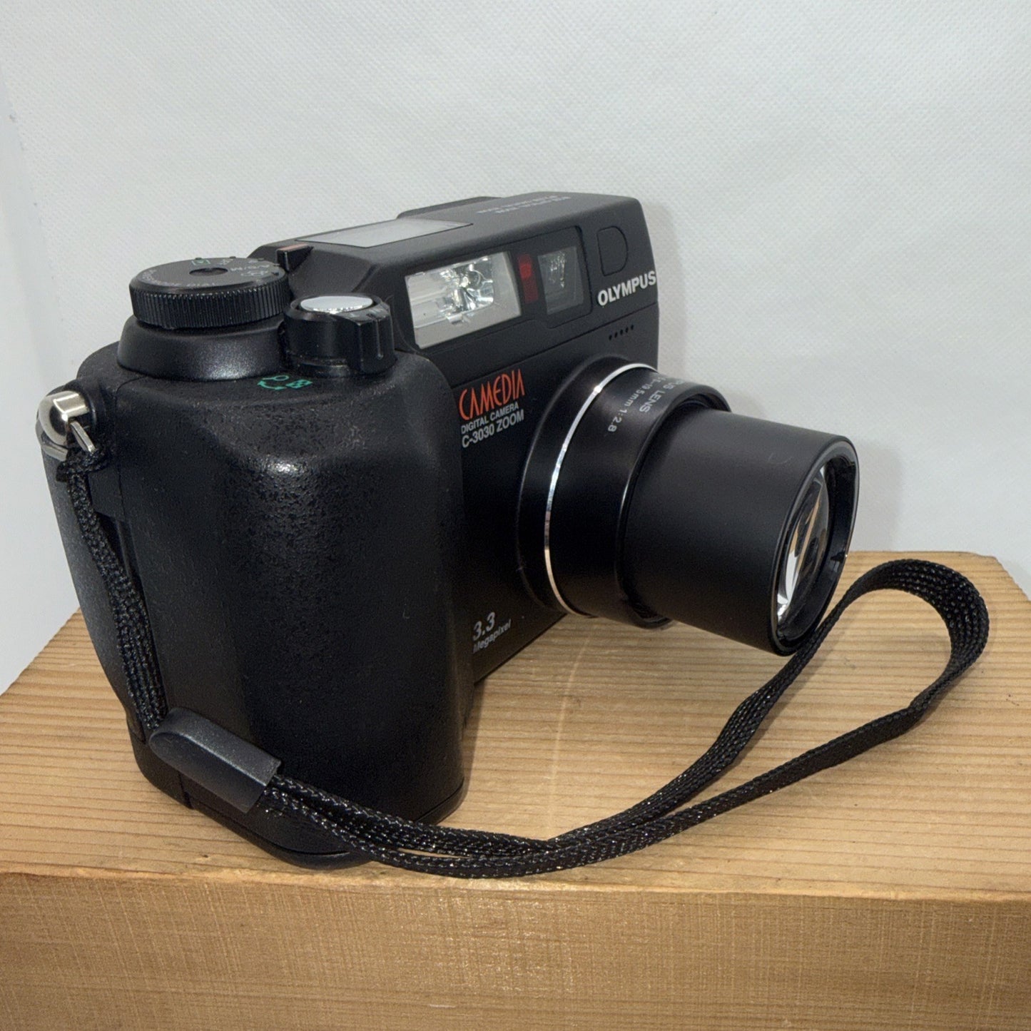 Olympus Camedia C3030 Zoom Digital Camera 3.3MP - 3x Zoom Working Bundle Retro