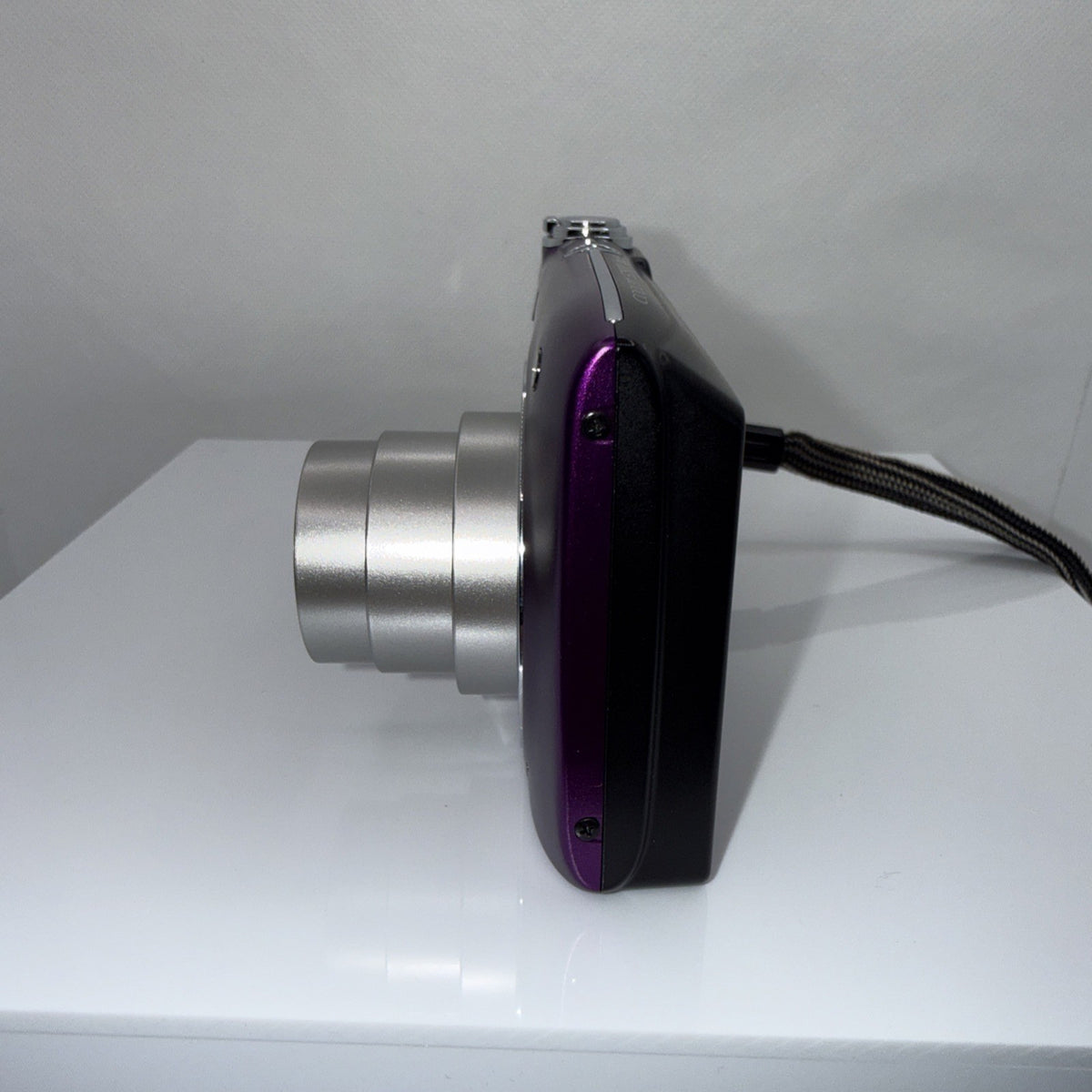 Nikon Coolpix S2800 20.1MP Purple Digital Camera Working + Charger Battery 32GB