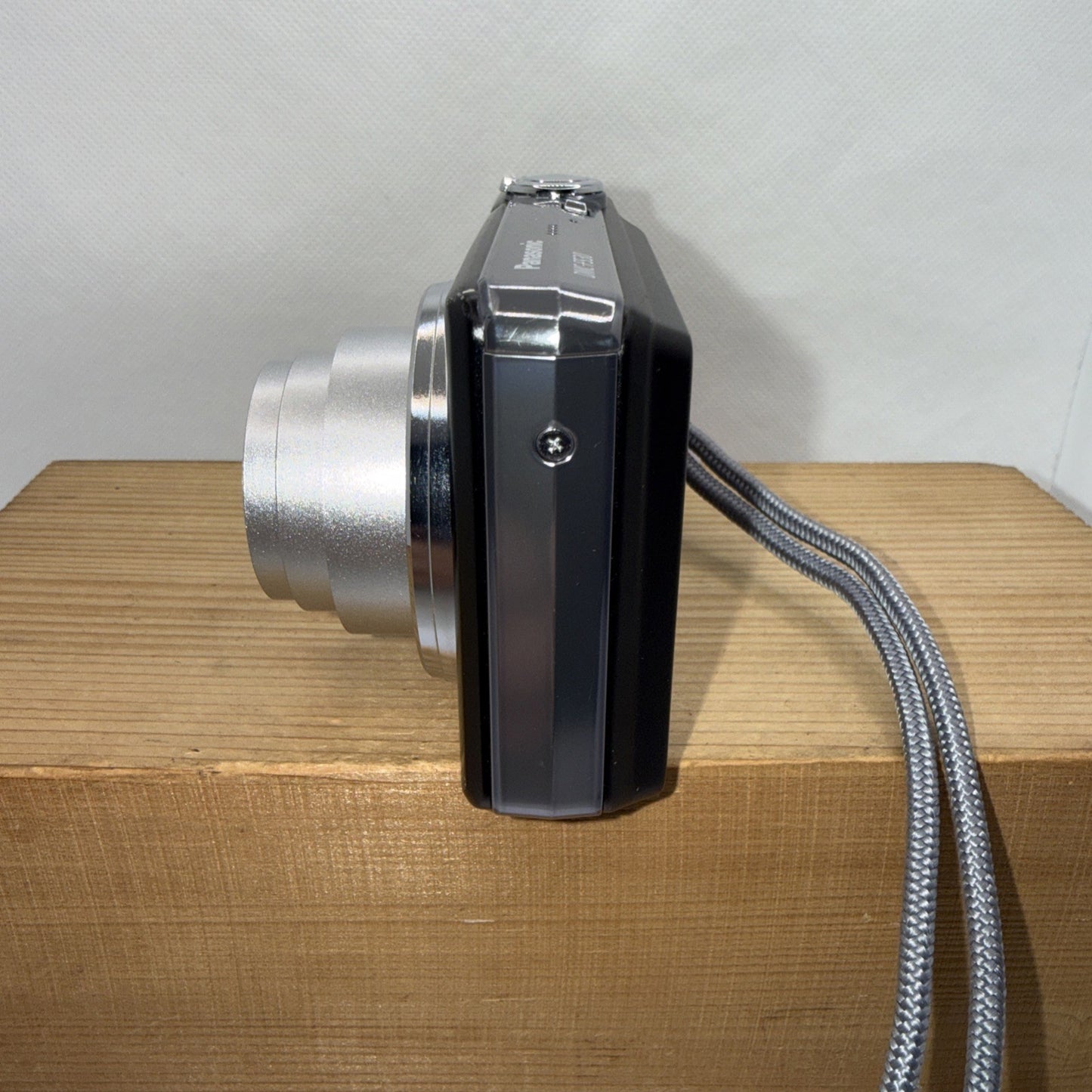 Panasonic LUMIX DMC-FS30 14.1MP Digital Camera 8x Optical Zoom - Tested