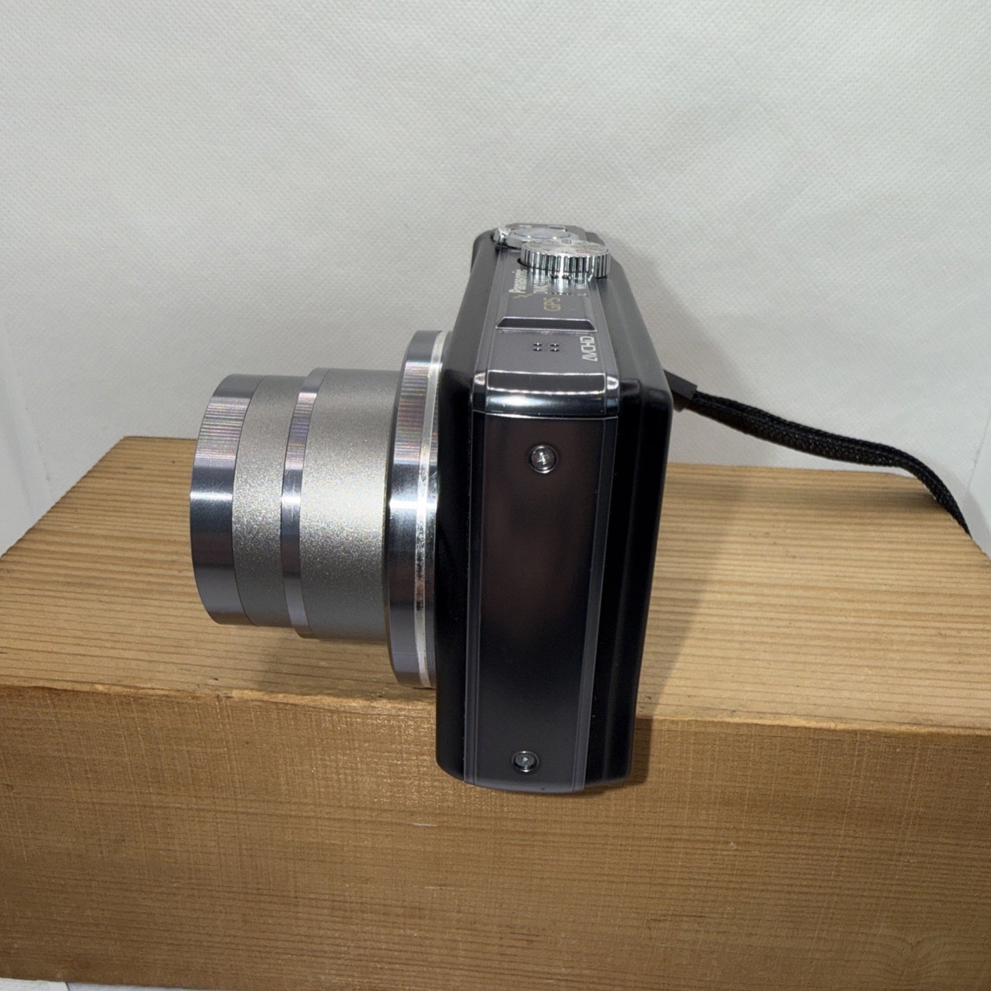 Panasonic Lumix DMC-TZ20 14.1MP Digital Camera Tested + Charger Battery 4GB Case