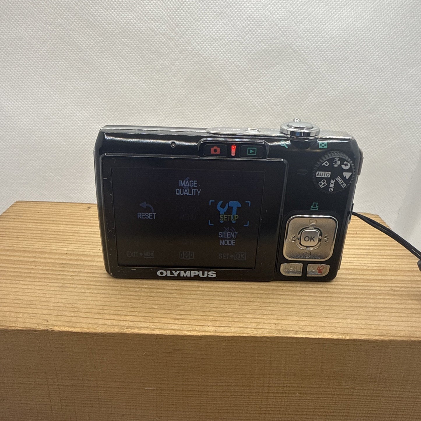 Olympus X-820 Compact 8MP Digital Camera Tested + Charger Battery 1GB XD Card