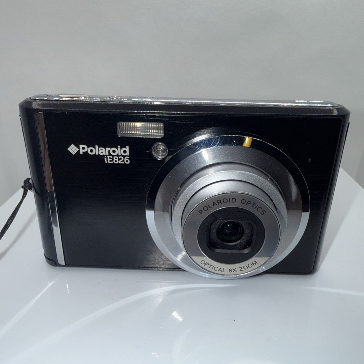 Polaroid Digital Camera iE826 18.1MP Tested + Charger Battery Case 4GB SD
