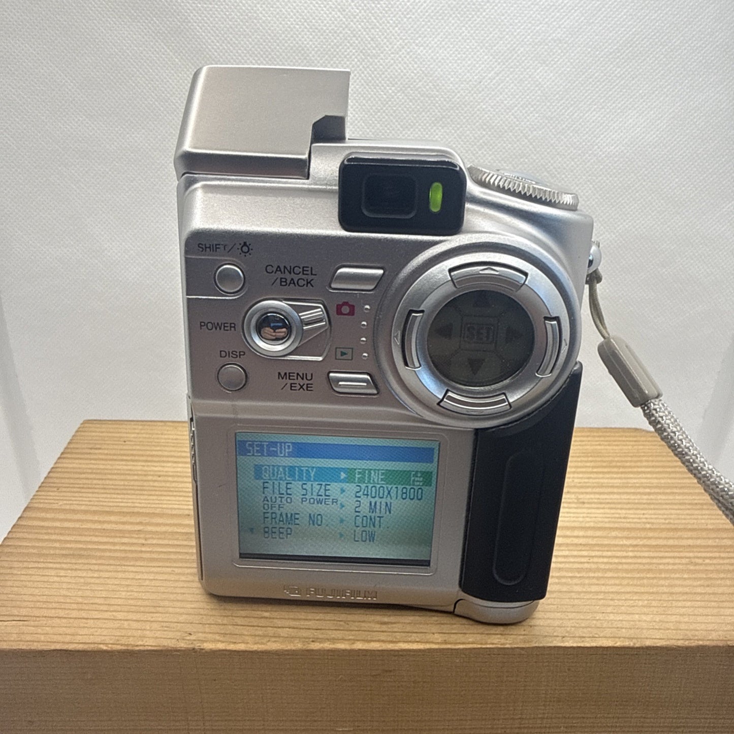 Fujifilm FinePix 4700 Zoom Digital Camera 2.4MP Tested + Accessories Retro