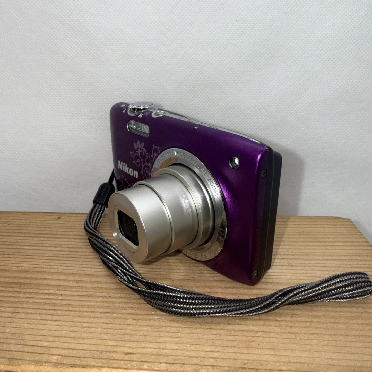 Nikon Coolpix S2700 16MP Purple Digital Camera Tested + Charger Battery 4GB Case